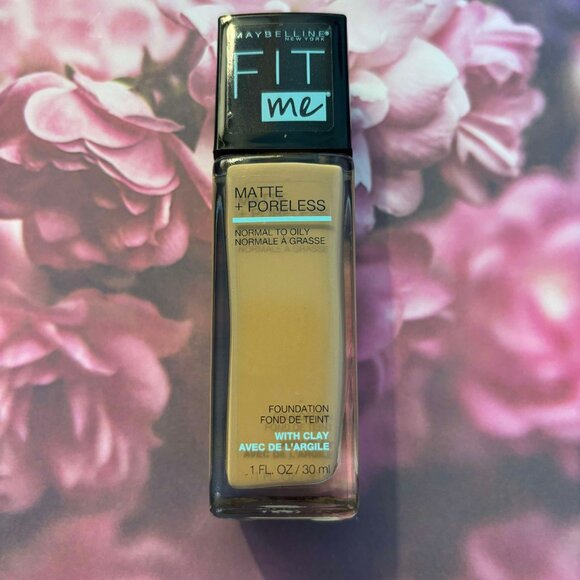 Maybelline Fit Me! Matte + Poreless Normal to Oily Foundation with Clay #238 - Picture 9 of 9